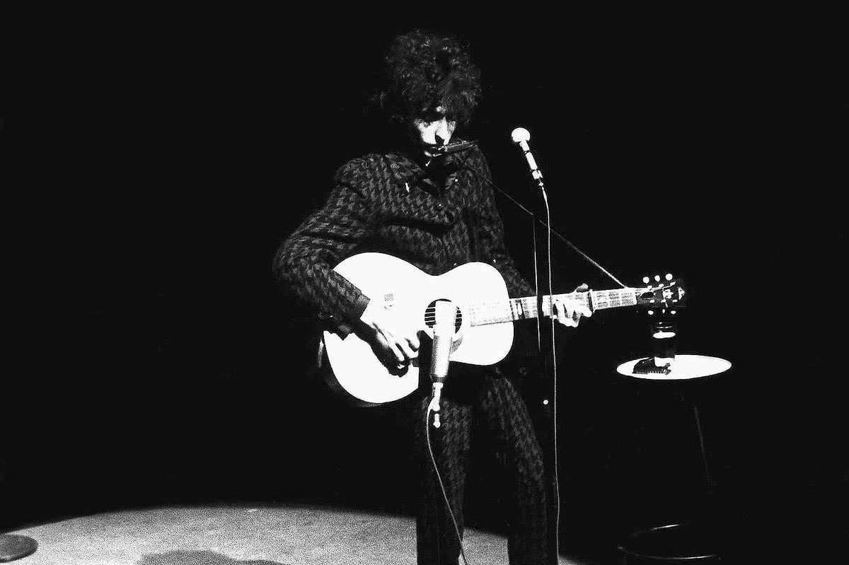 bob dylan guitar