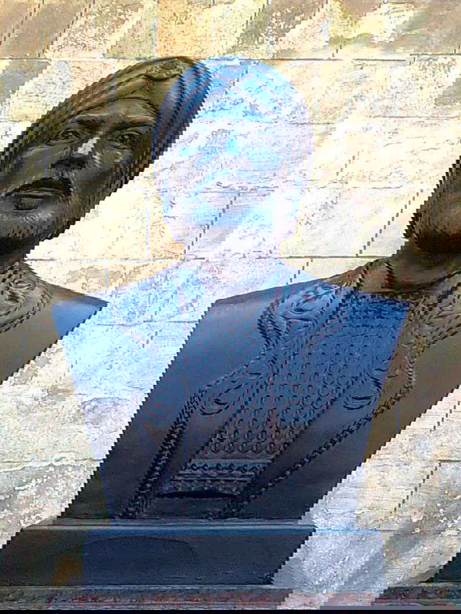 bust sultan qutuz mamluk bust