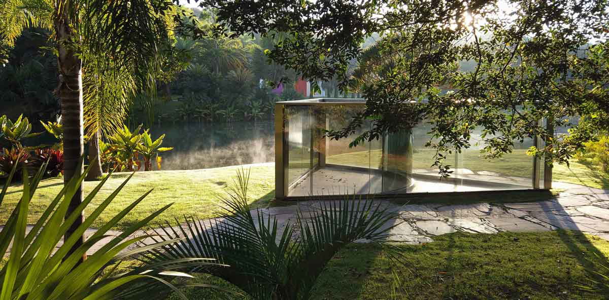 dan graham bisected triangle interior curve 2002 inhotim