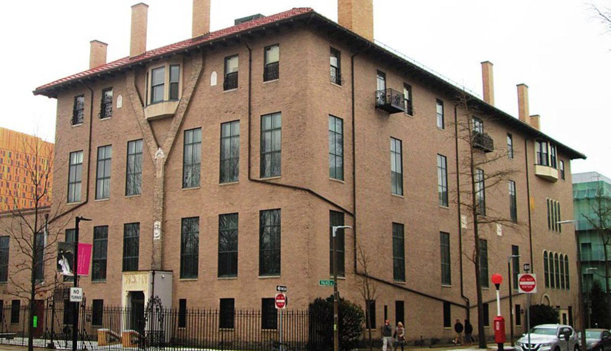The Isabella Stewart