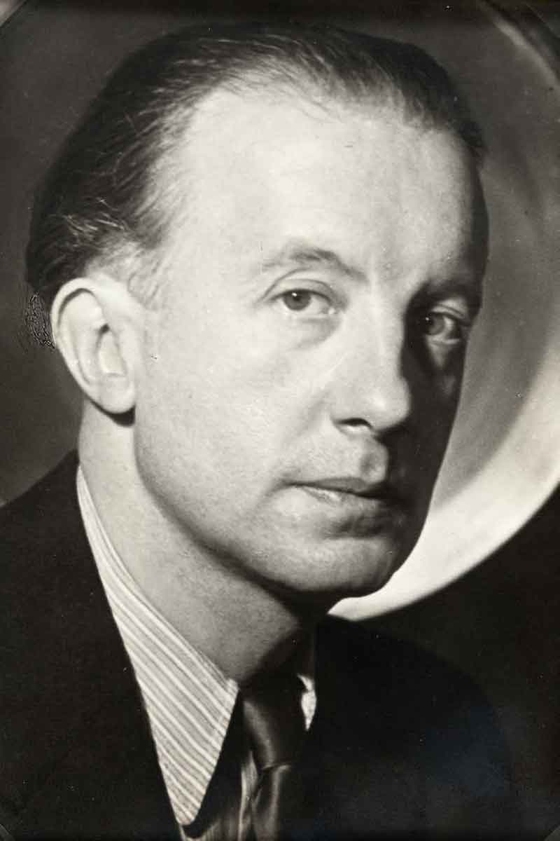 man ray 1933 portrait paul eluard