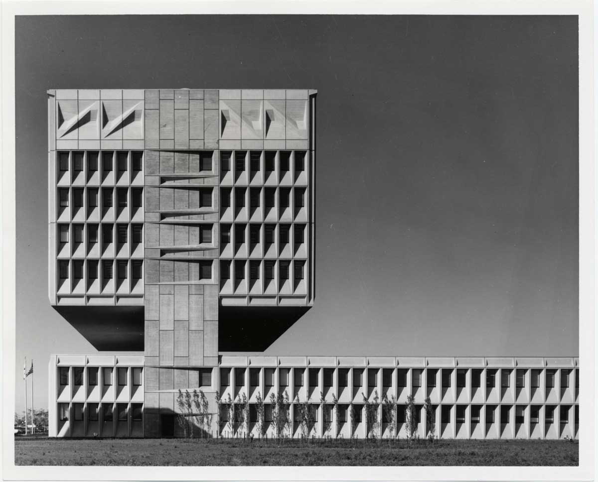 marcel breuer original exterior armstrong rubber company