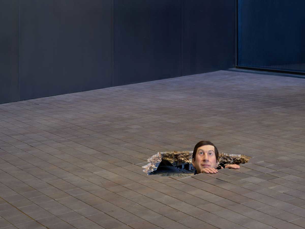 maurizio cattelan untitled 2001