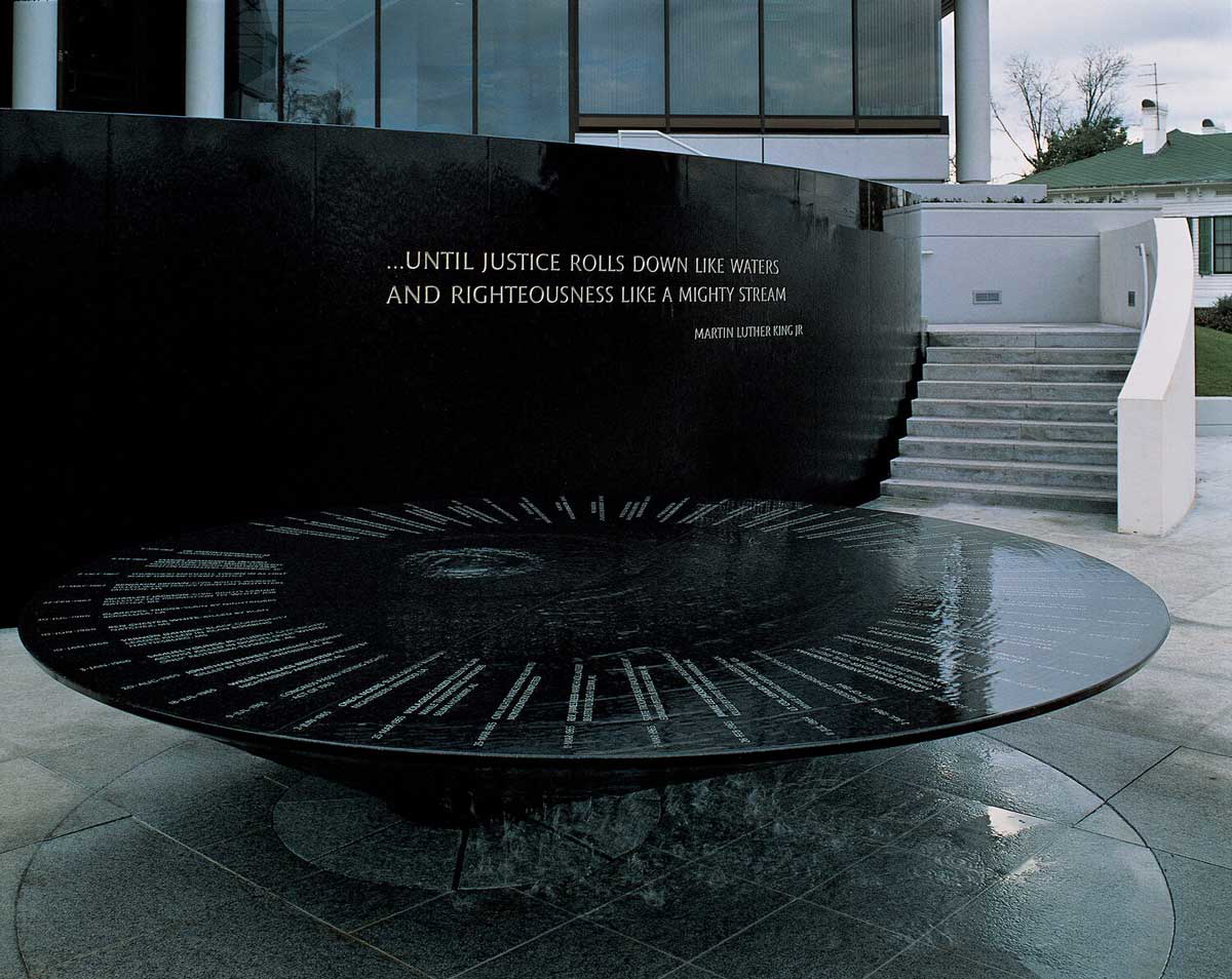 maya lin civil rights memorial 1989
