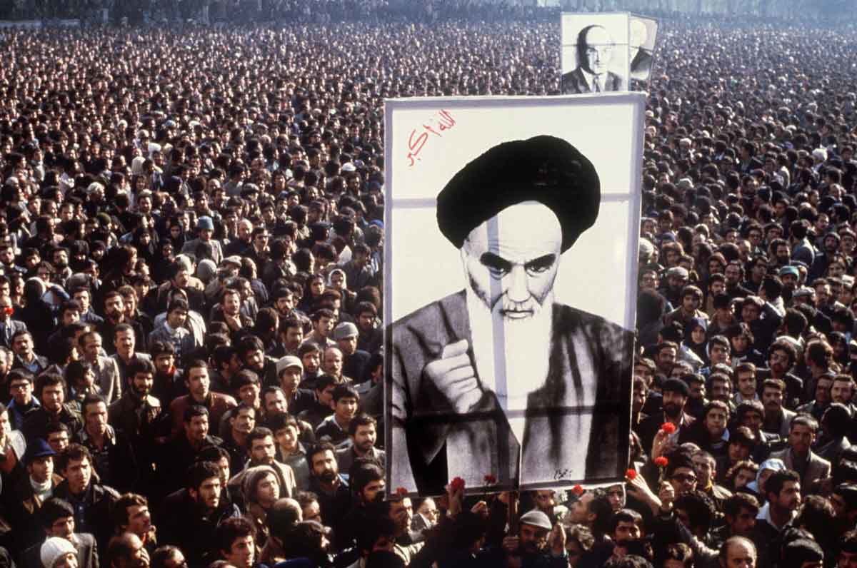 protestors revolution khomeini