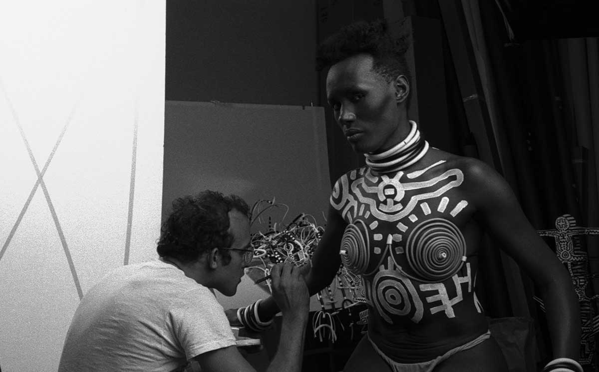 robert mappletrhorpe keith haring painting grace jones 1984