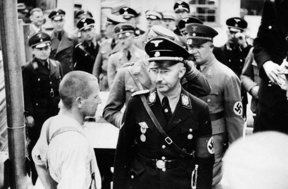 heinrich himmler ss guards dachau