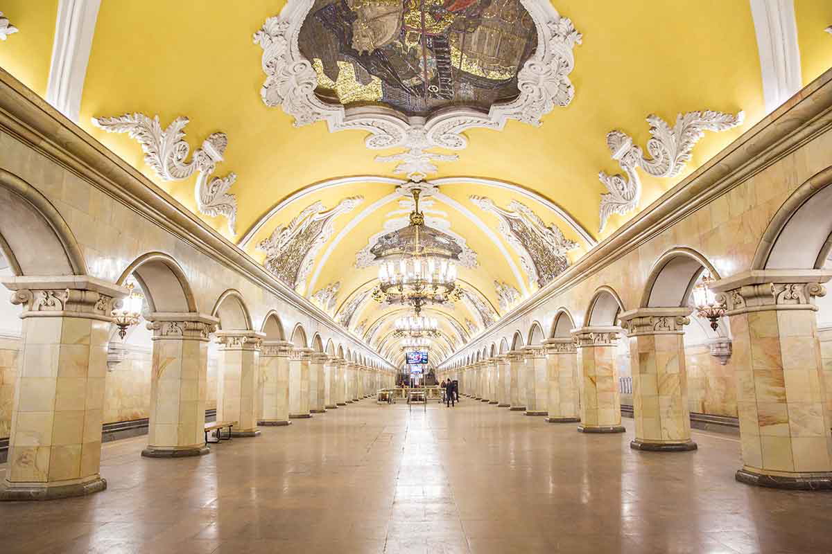 komsomolskaya metro station