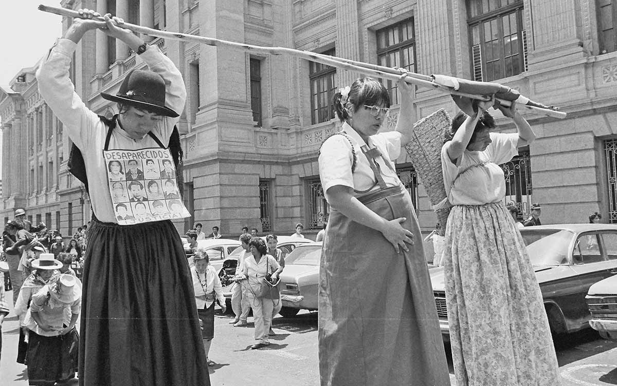 peru women protest military