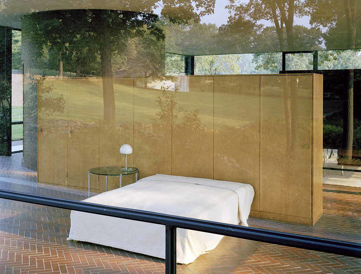 philip johnson glass house bed