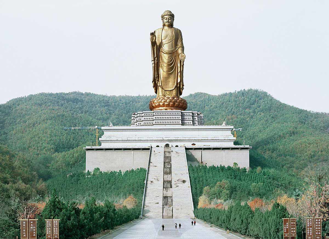 The Spring Temple Buddha and its lush surroundings