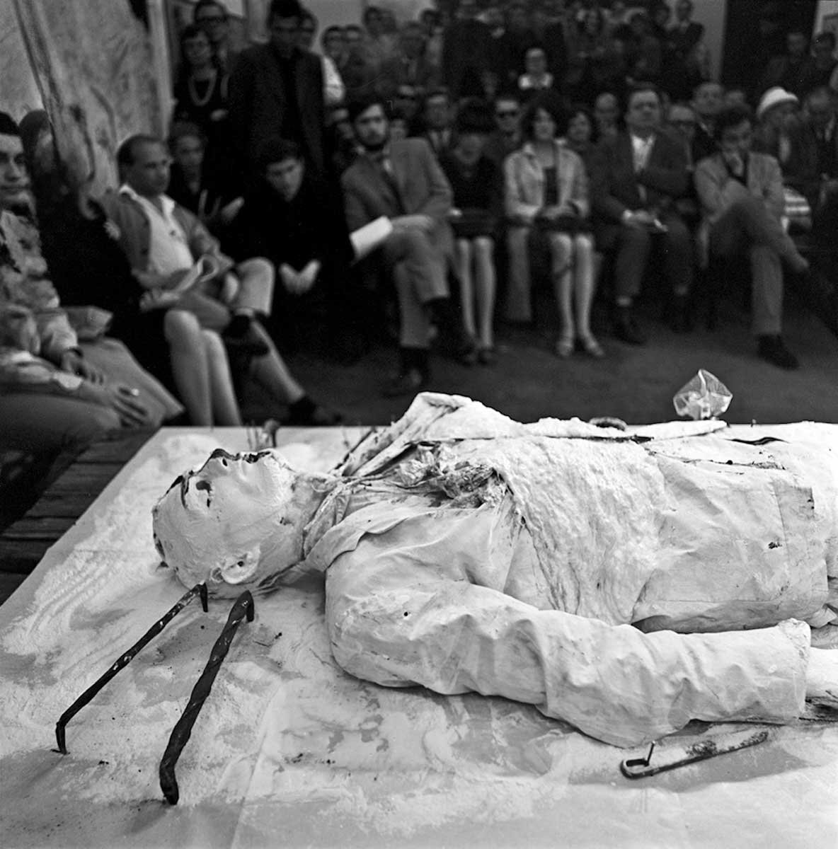strangest art movements brus mutilation photo