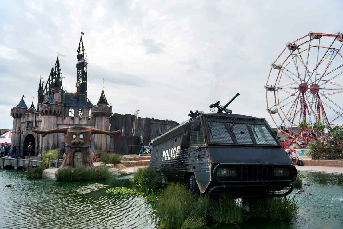 banksy dismaland installation