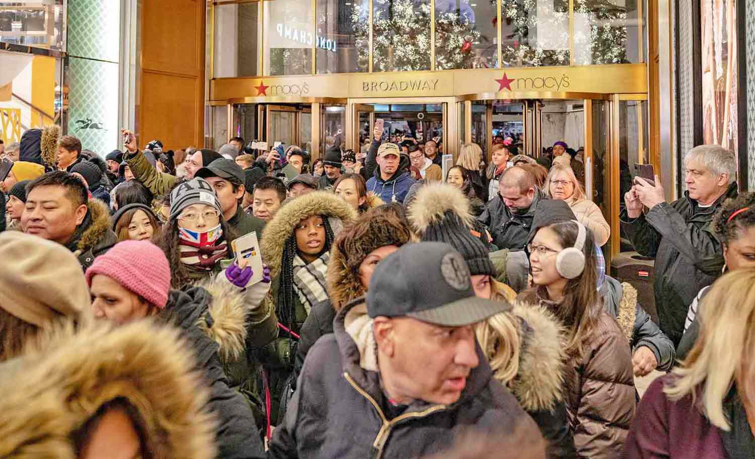 Throngs of shoppers on Black Friday in New York City