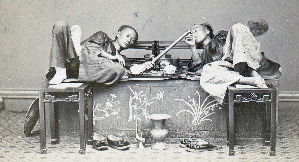 chinese smoking opium