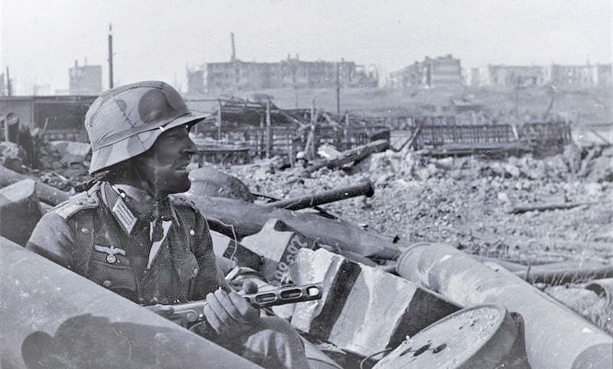 German soldiers in Stalingrad. Source: Bundesarchiv 
