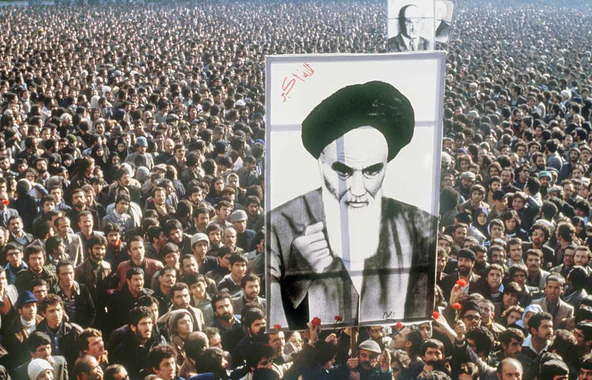 khomeini theocracy revolution