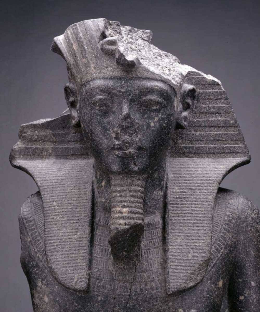Traces of Tut’s name found beneath Horemheb's name on a statue of Tutankhamun