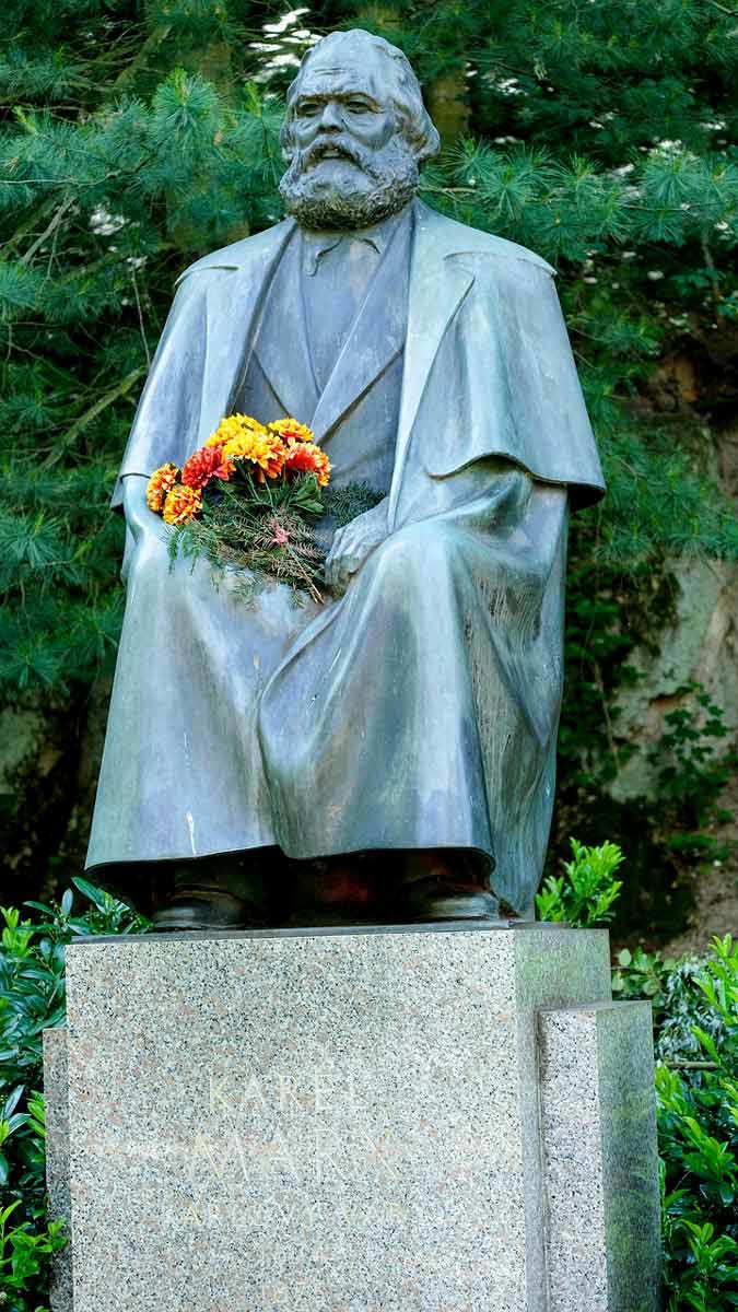 marx monument