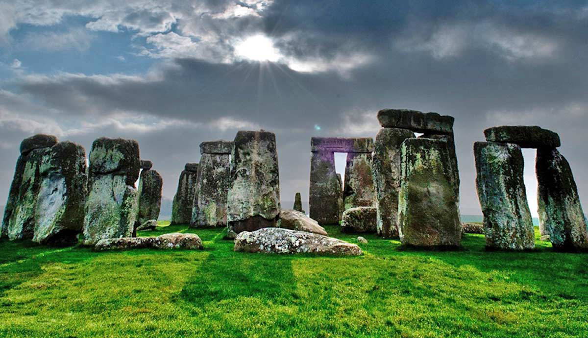 4 AweInspiring Neolithic Monuments in the British Isles