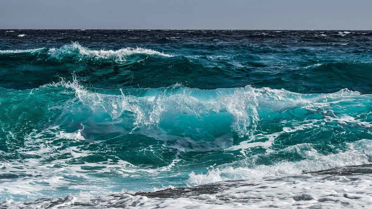 ocean photograph waves