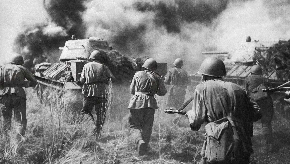 Russians attack at Kursk. Source: Bundesarchiv
