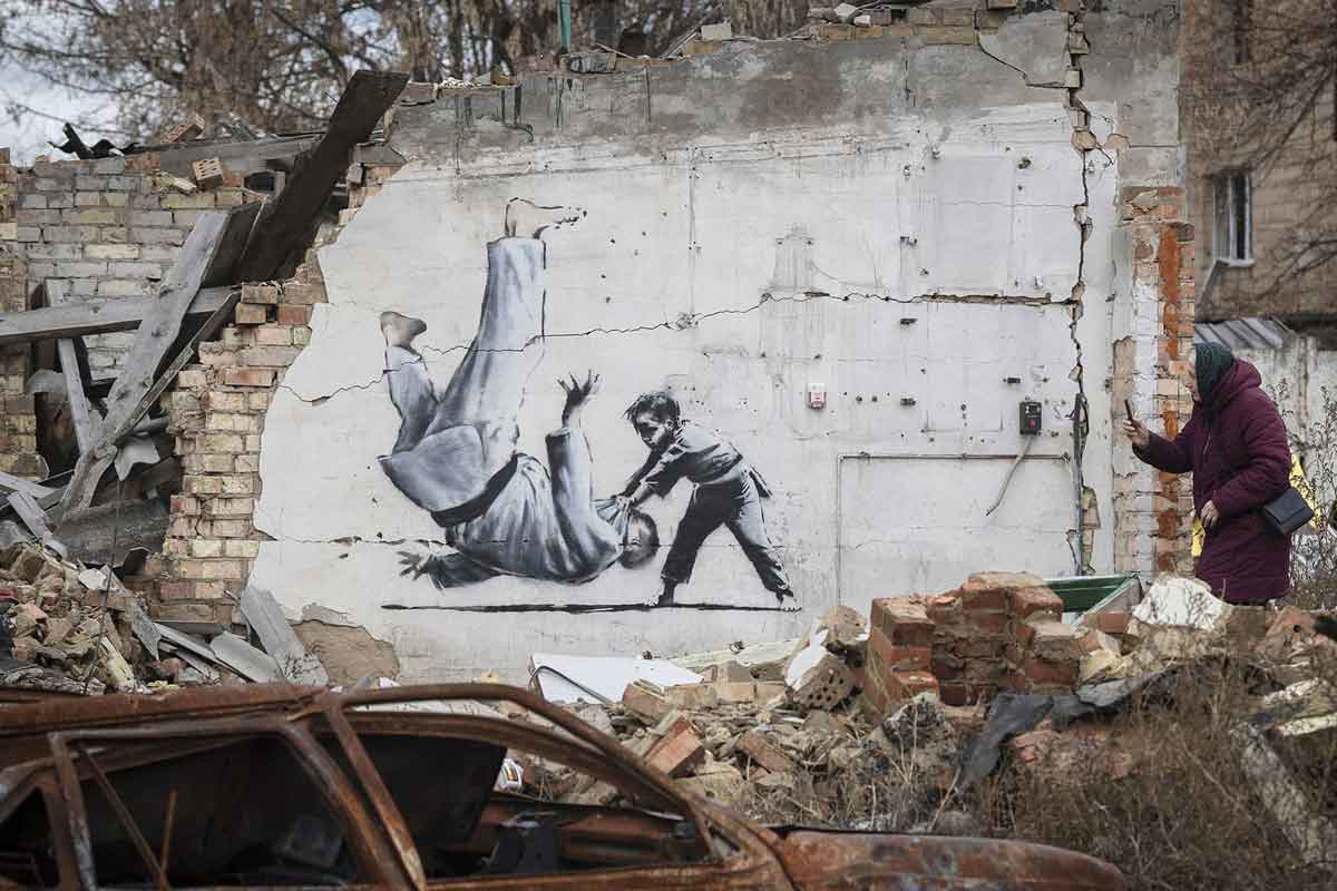 ukraine banksy stamp judo borodyanka