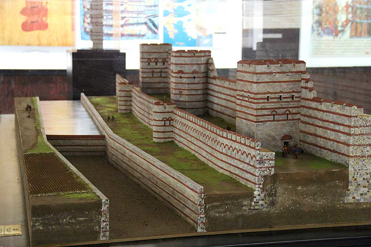 Constantinople fortifications