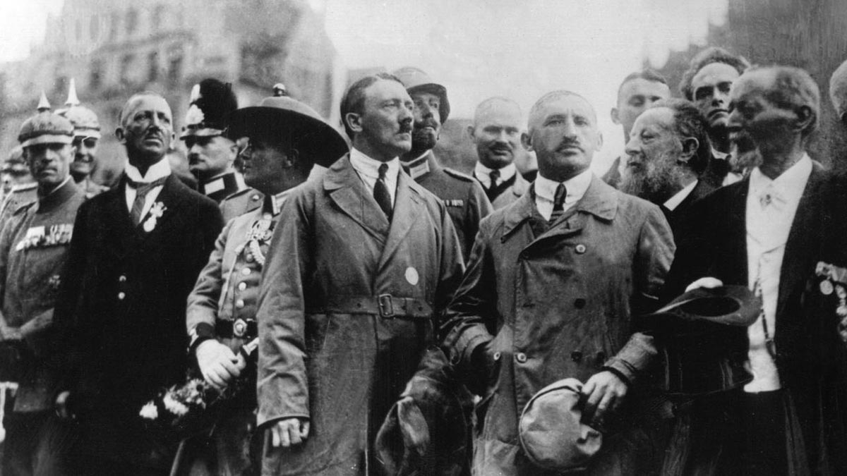 adolf hitler and julius strecher deutscher tag nurnberg 1923