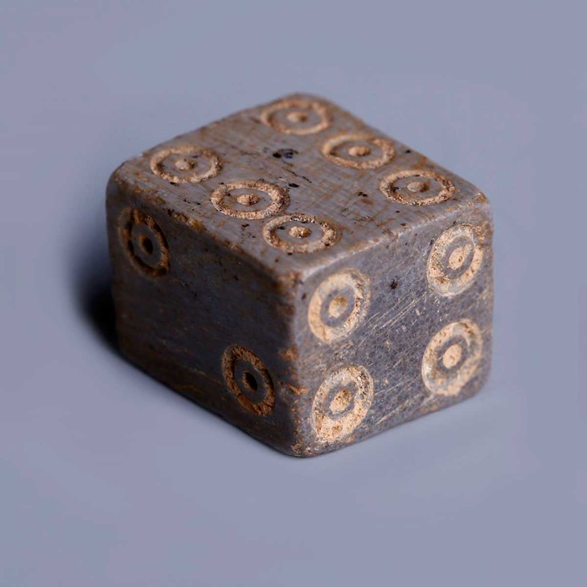 ancient roman gambling bone dice