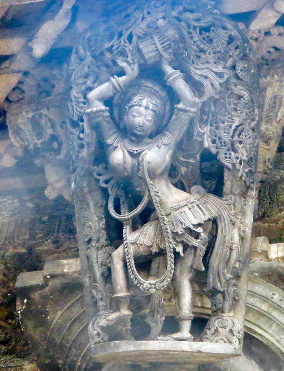 apsara dancing temple