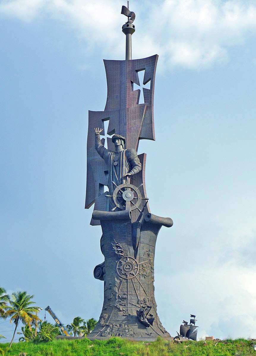 What Are the 5 Tallest Statues in the USA?