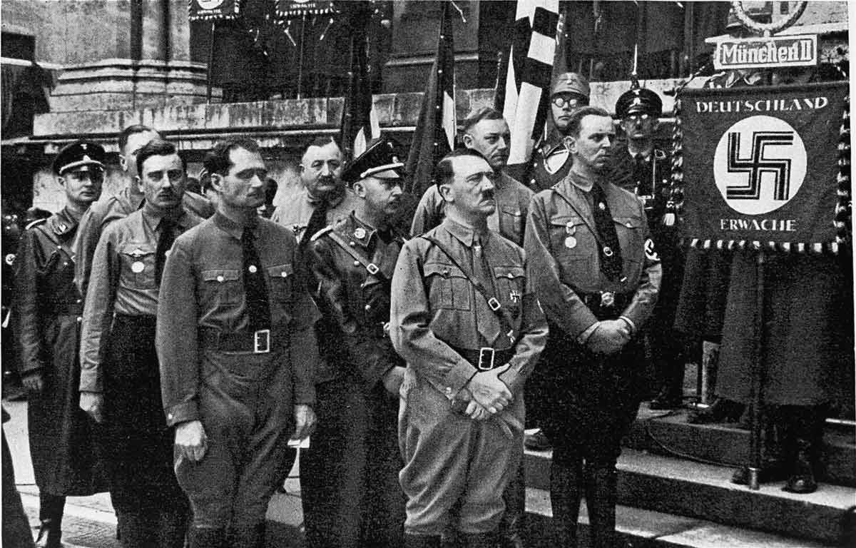 ceremony commemorating the beer hall putsch 9 november 1934