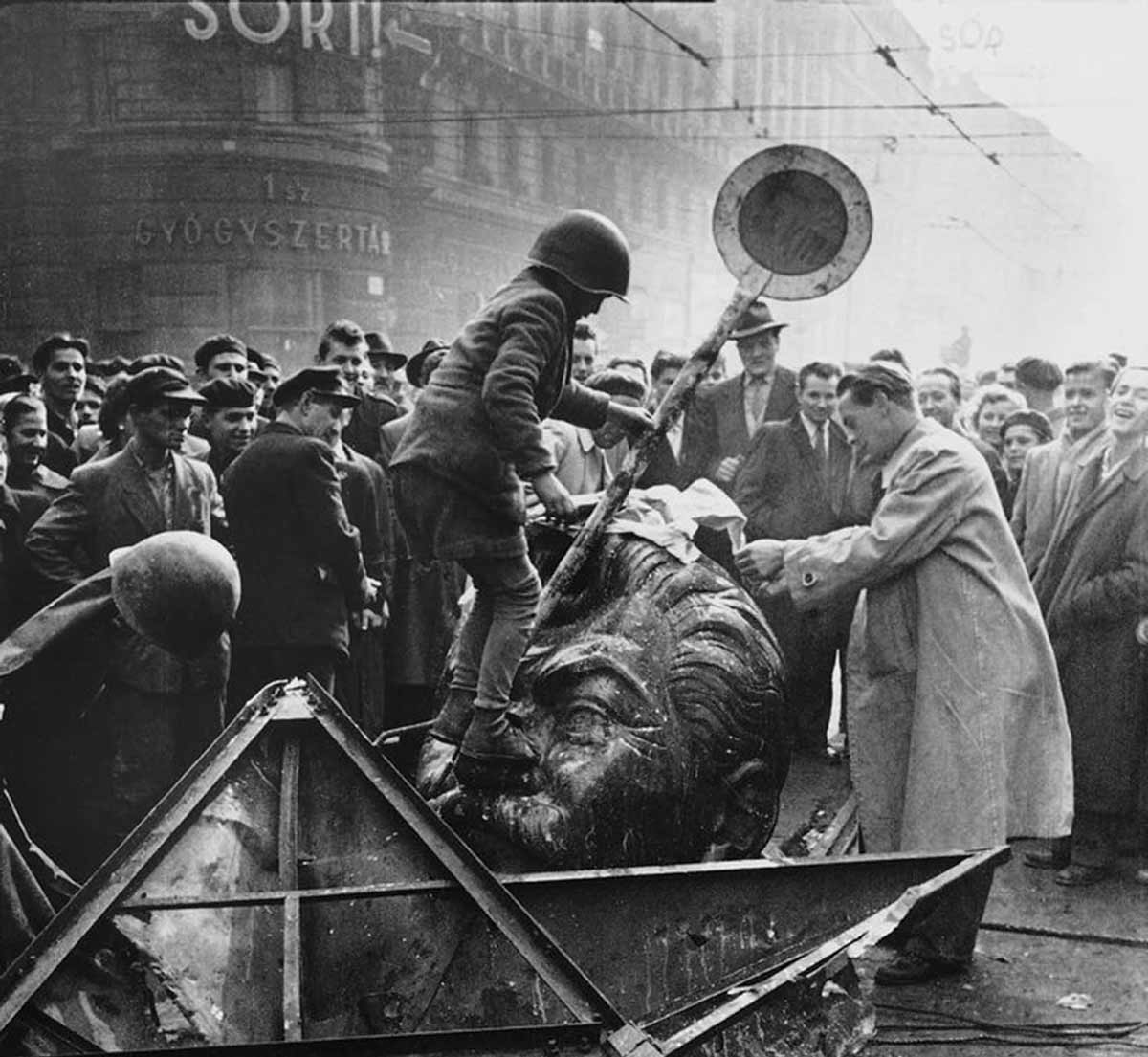 disembodied statue of joseph stalin khrushchev thaw photograph