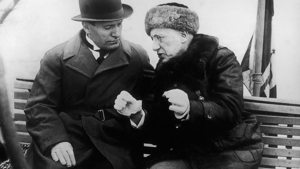 gabriele d_annunzio and benito mussolini