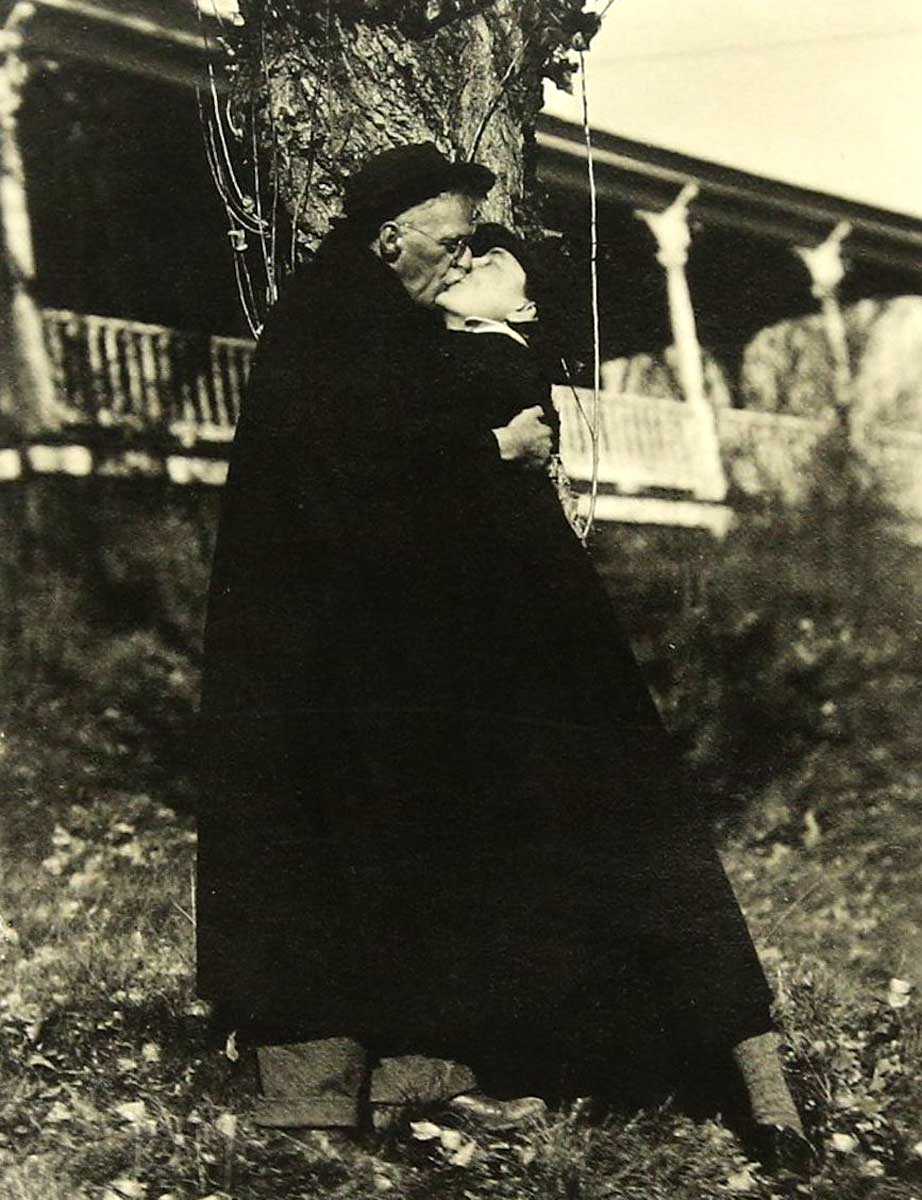 georgia okeeffe kissing alfred