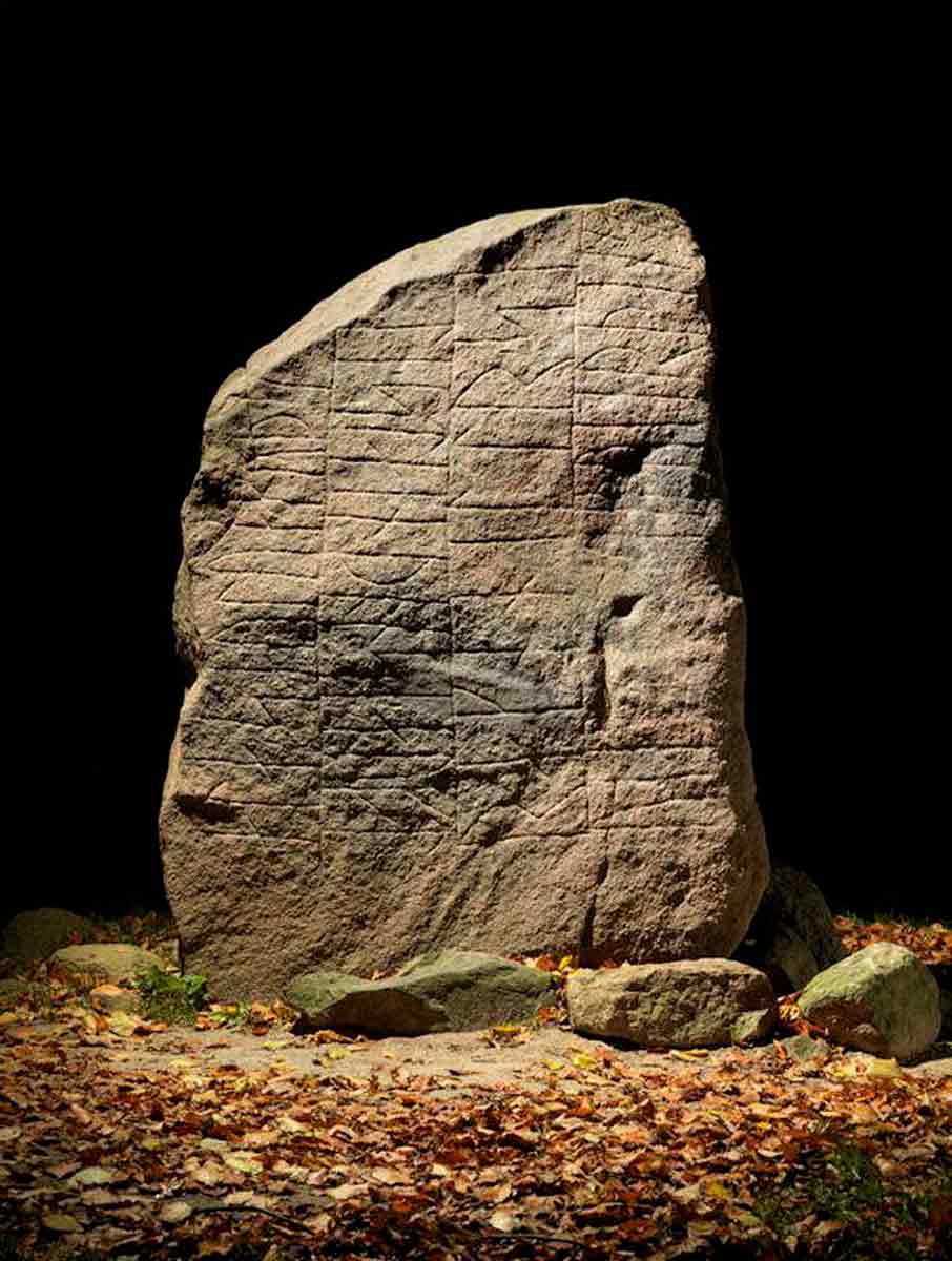 glavendrup rune stone