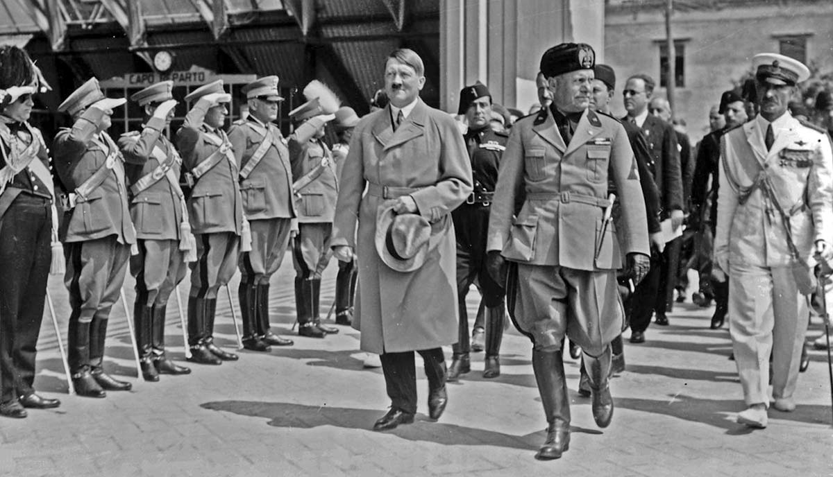 hitler with mussolini 1930s