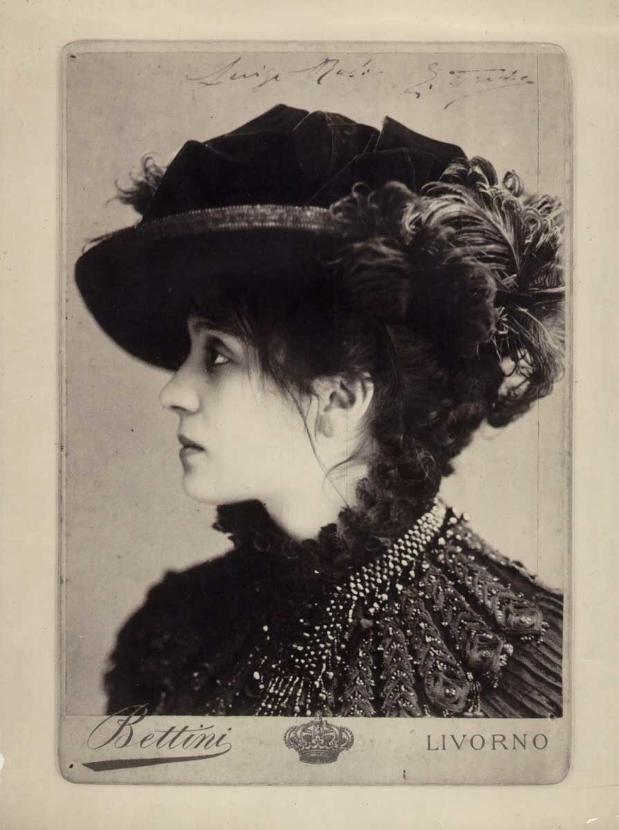 photo of eleonora duse as odette 1881