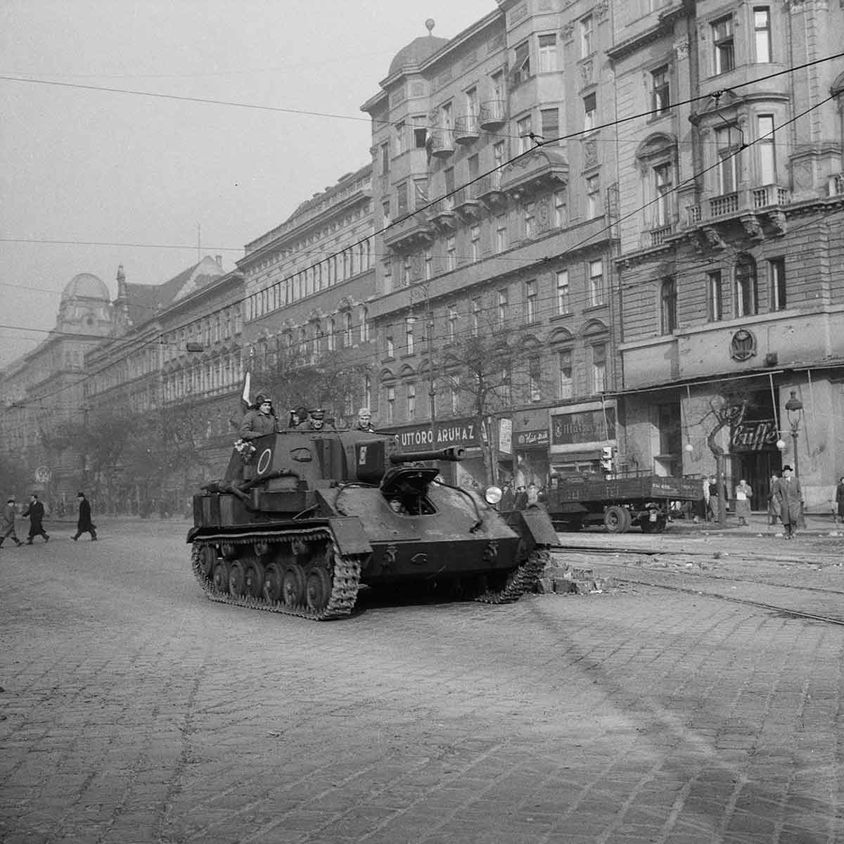 tank-in-budapest