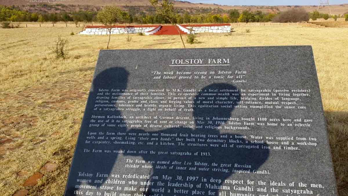 tolstoy farm image