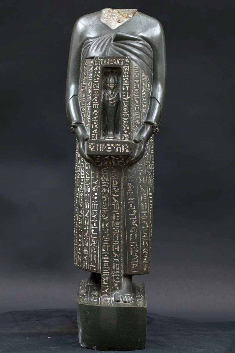 udjahorresnet-naophorus-statue-ancient-egypt