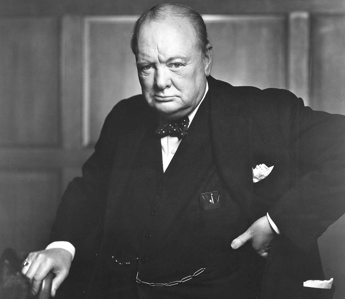 winston churchill the roaring lion