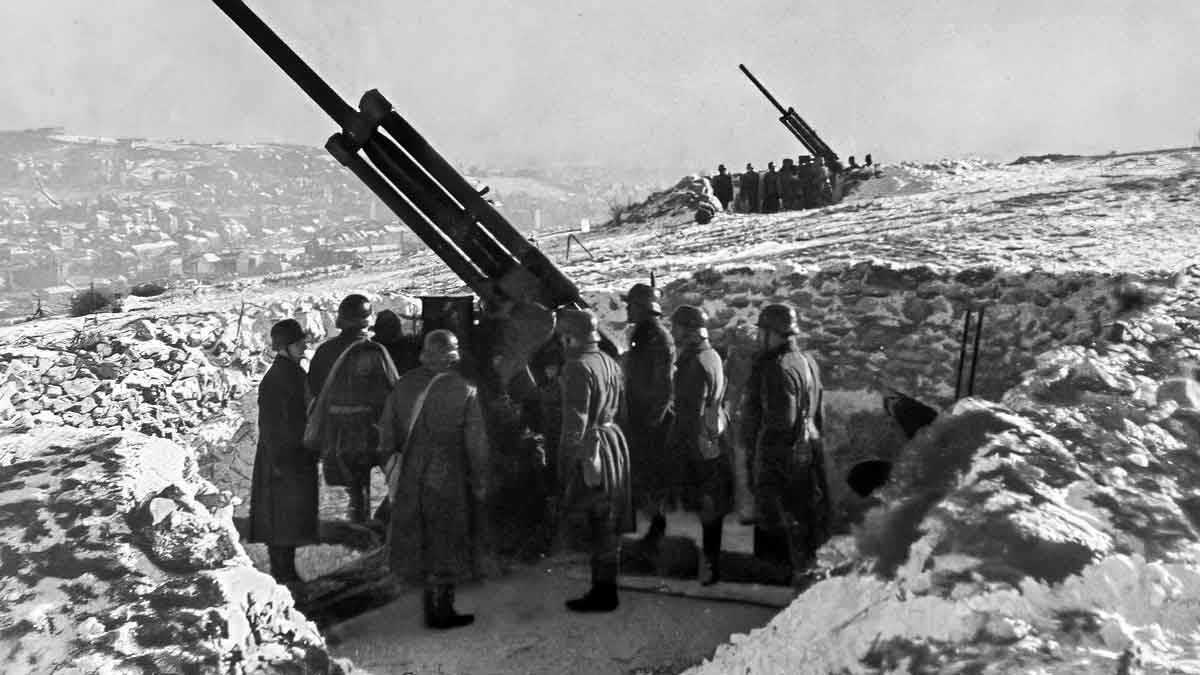 The Hungarian army guarding the Danube, March 1941. Source: Russia Beyond