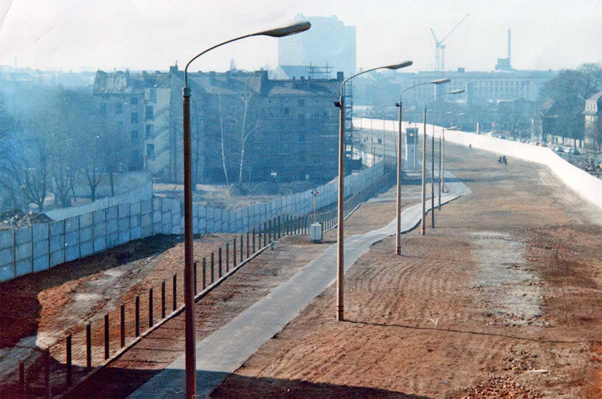 berlin wall death strip 1980s