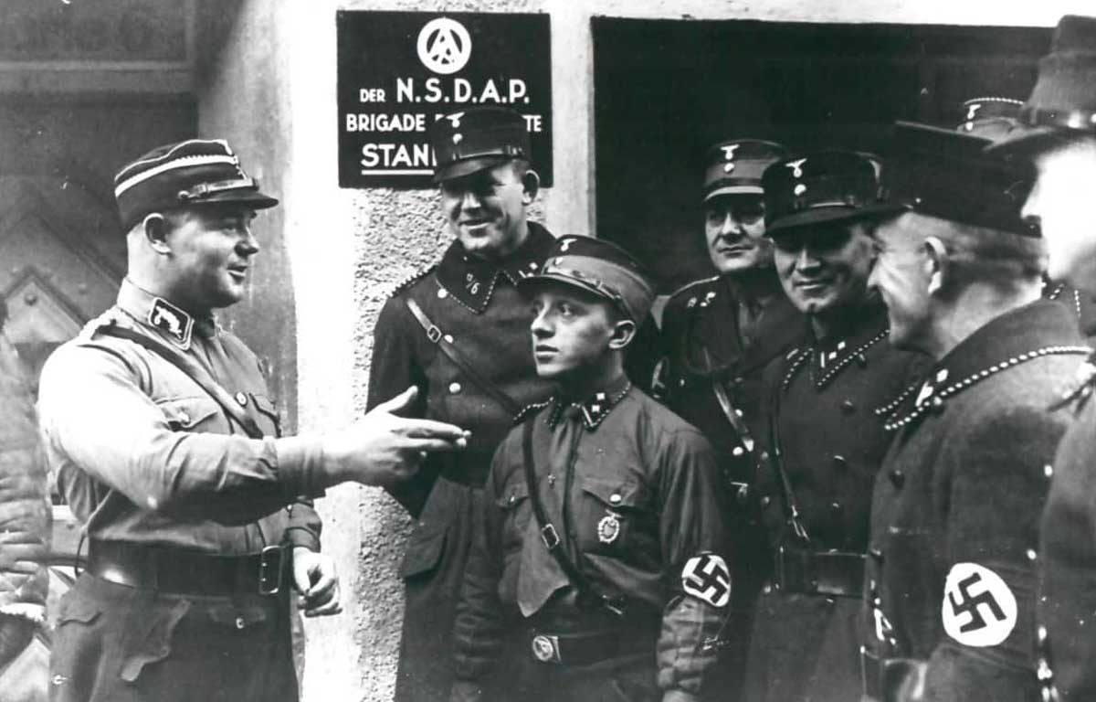 ernst roehm talking to sa members