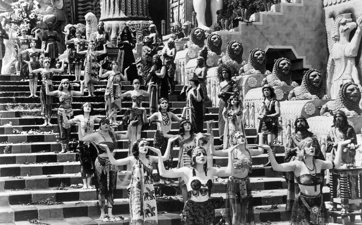 intolerance film set