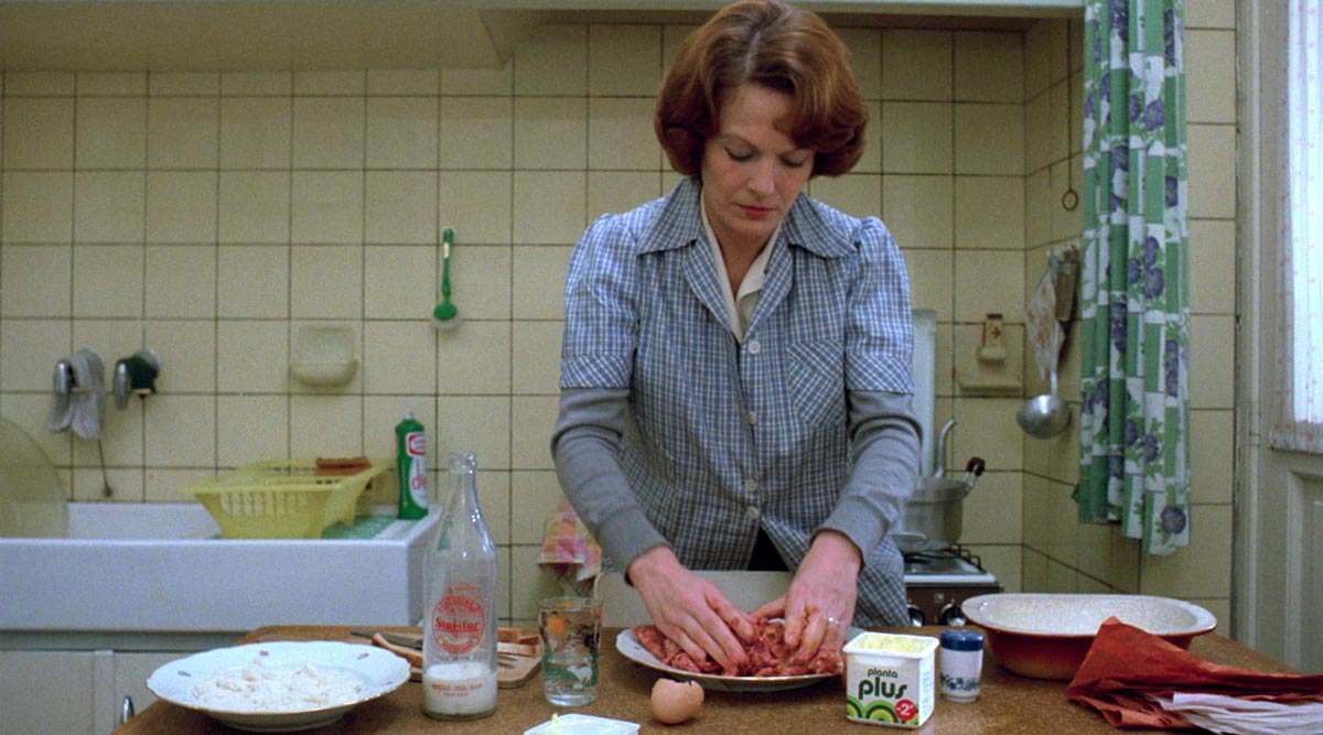 jeanne dielman delphine seyrig kitchen3