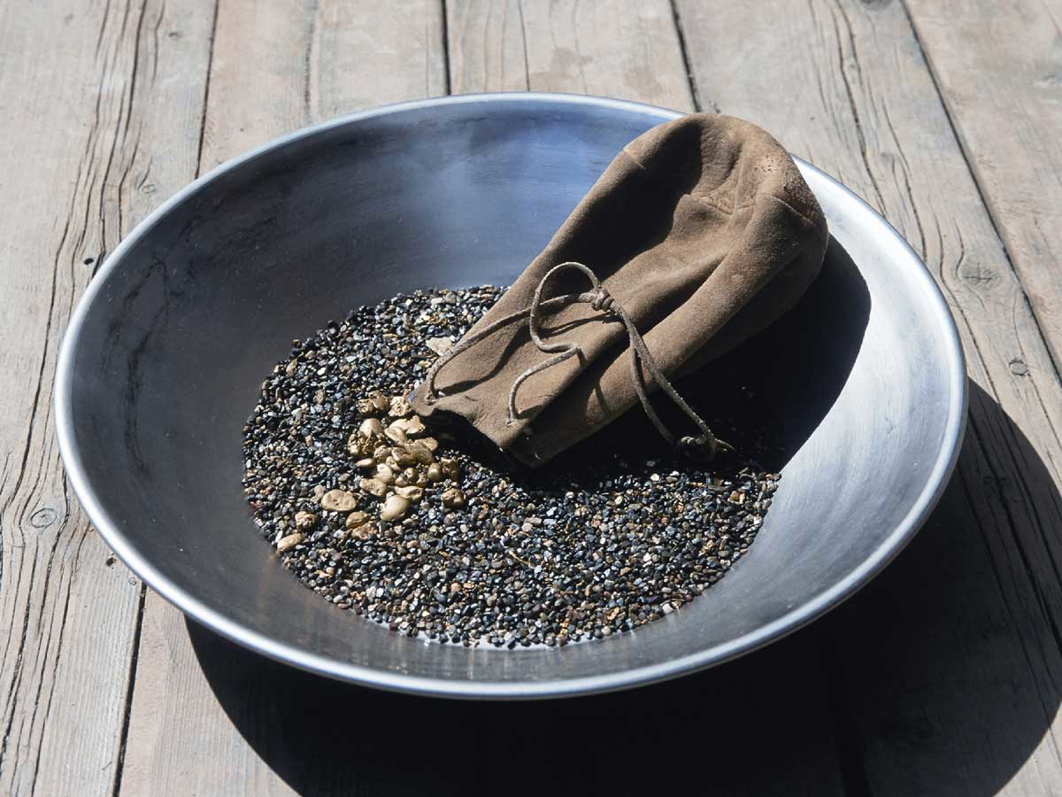 klondike gold rush gold pan