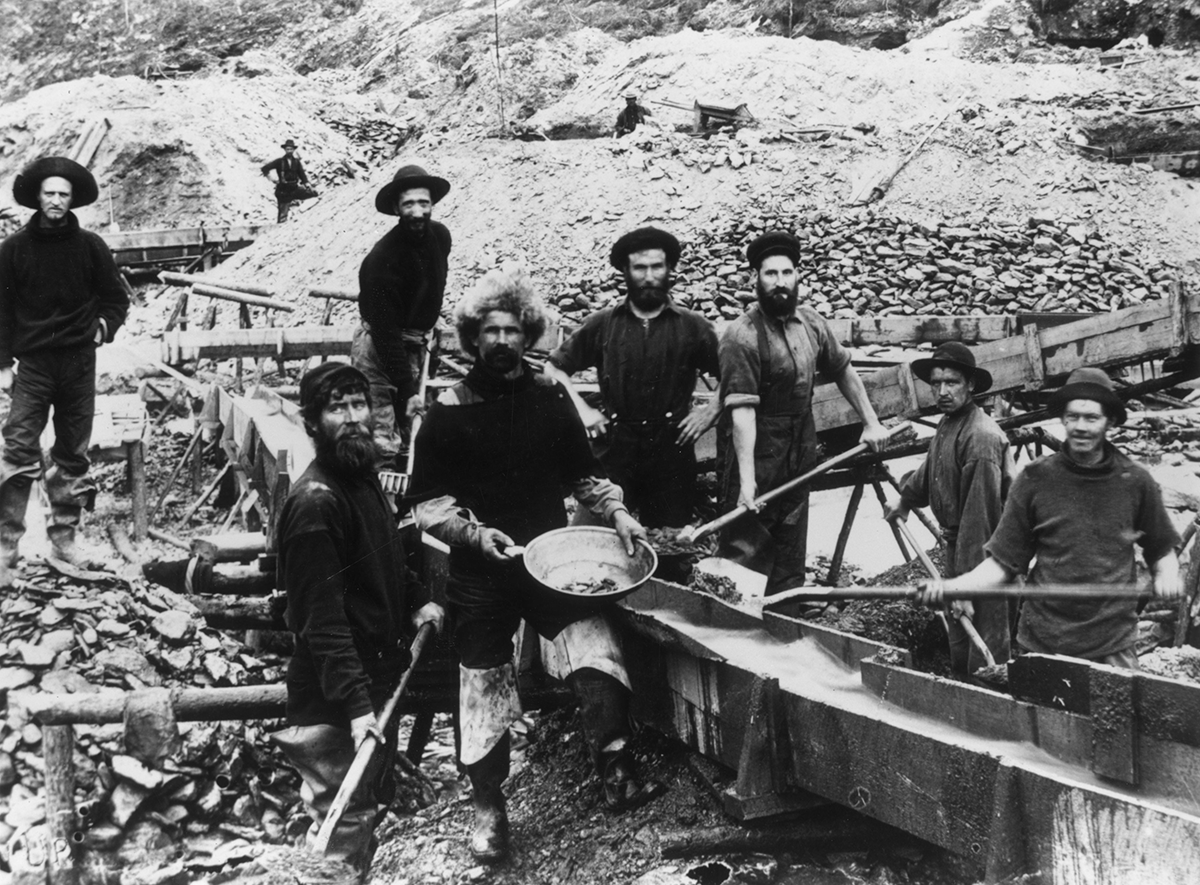 klondike gold rush miners panning